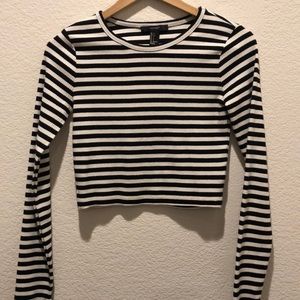 Long sleeve crop top